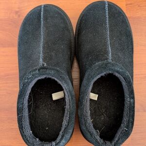 Women's Black Suede Slip-On Shoes